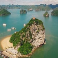 Khám phá 3 hòn đảo đẹp tựa thiên đường ở Hạ Long